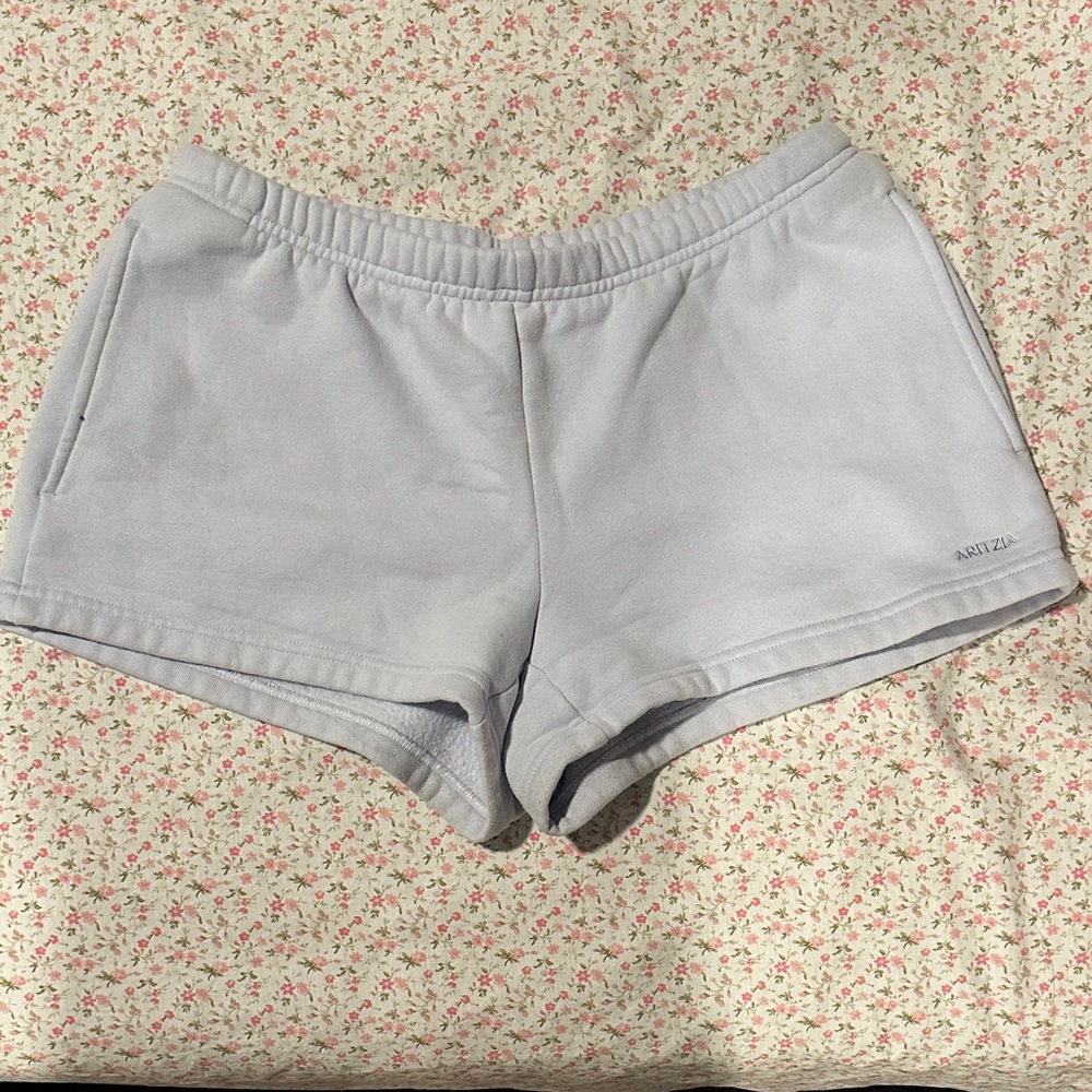 Aritzia Sweatfleece shorts